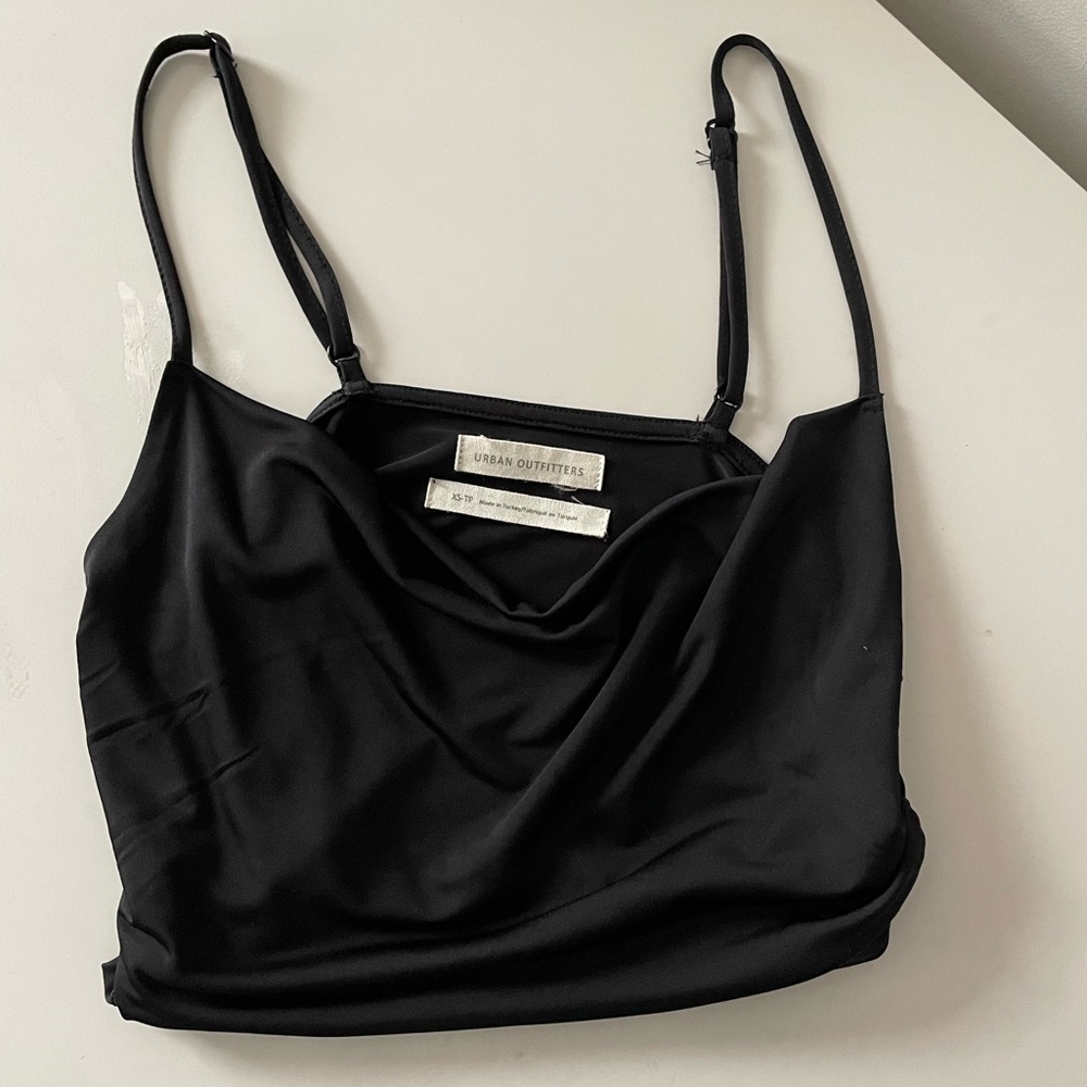 🖤uo crop top🖤